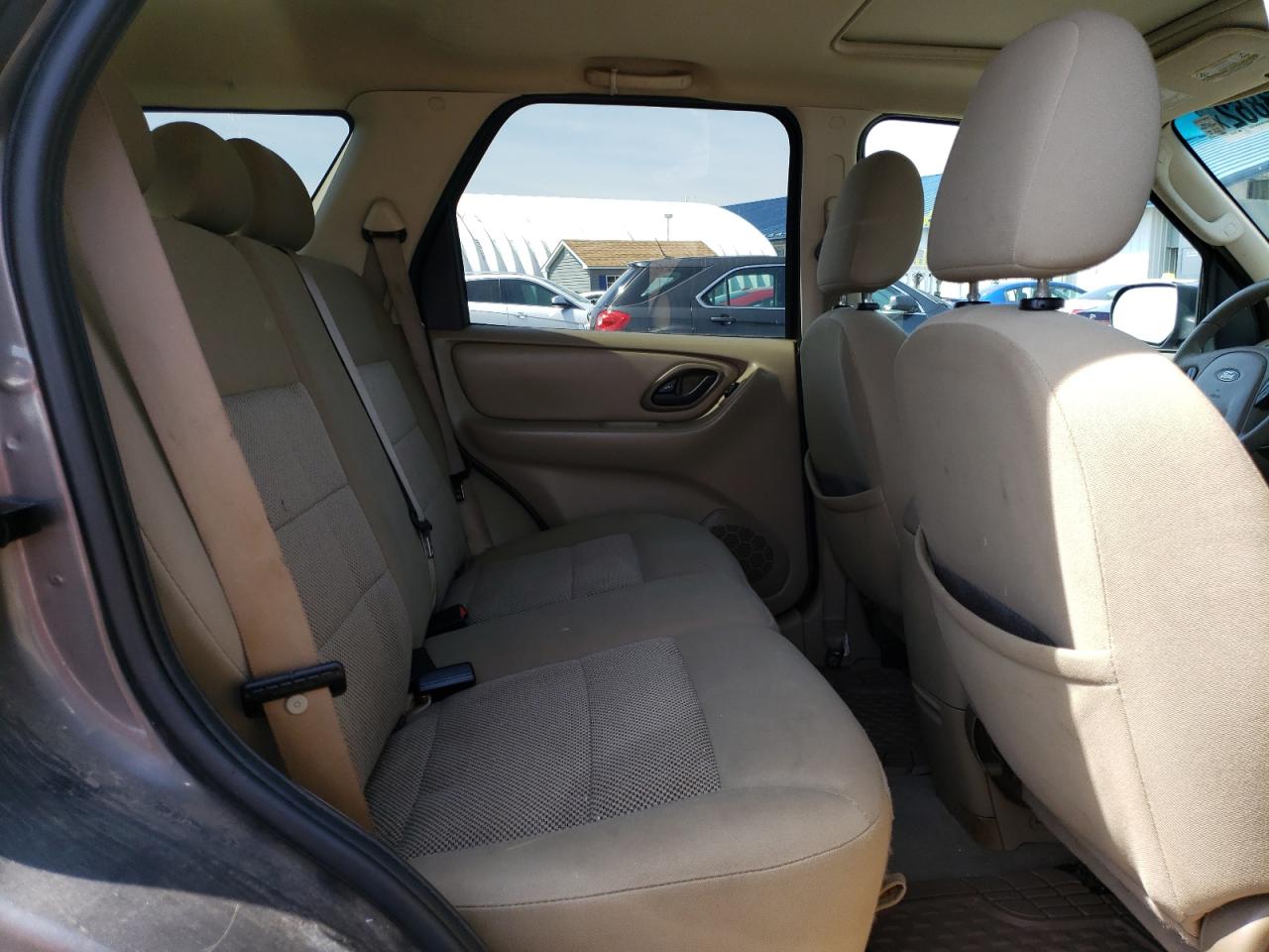 Photo 6 from auction – 2005 FORD ESCAPE XLT with VIN 1FMYU931X5KB78151