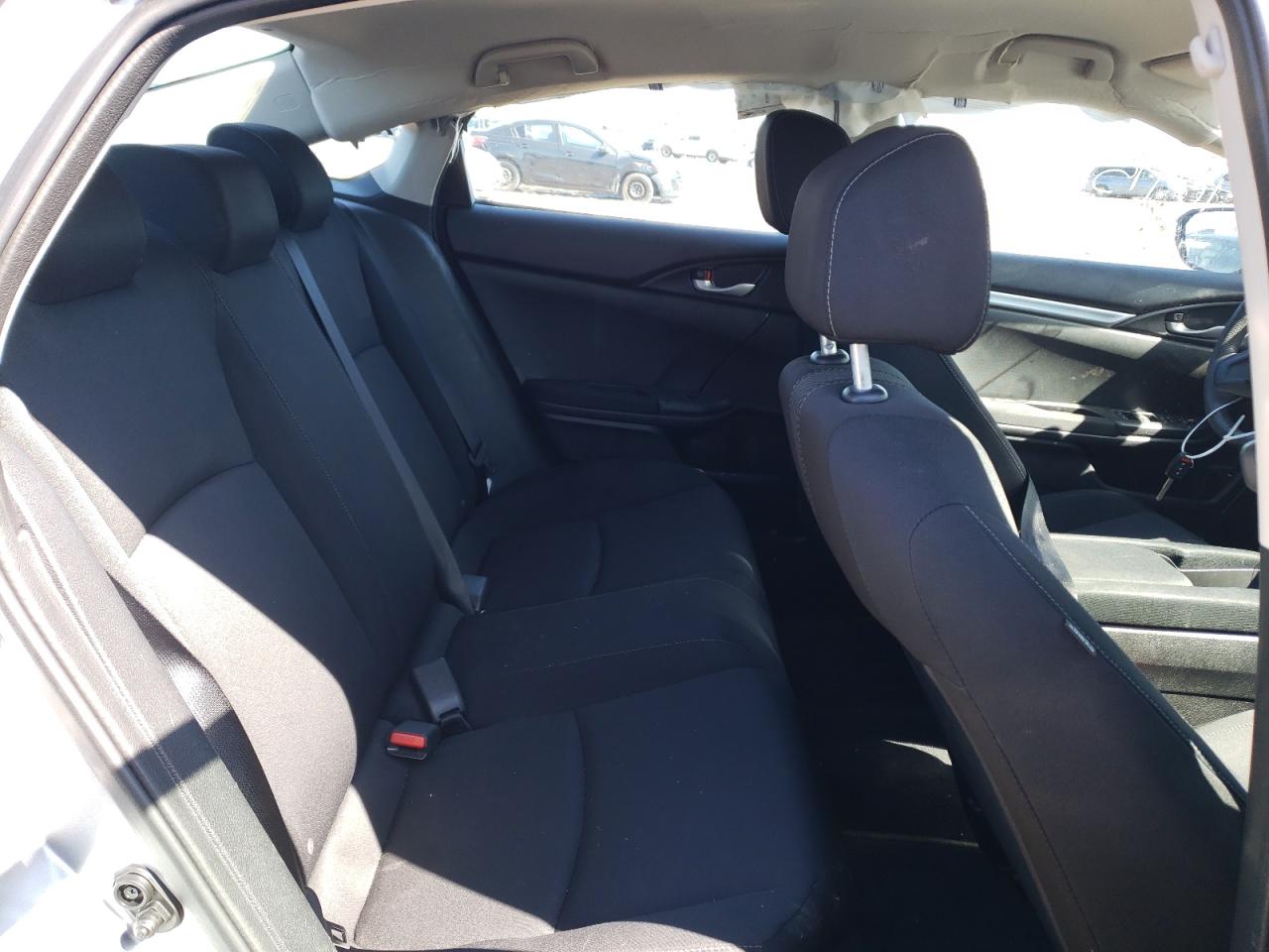 Photo 6 from auction – 2017 HONDA CIVIC LX with VIN 19XFC2F56HE058374