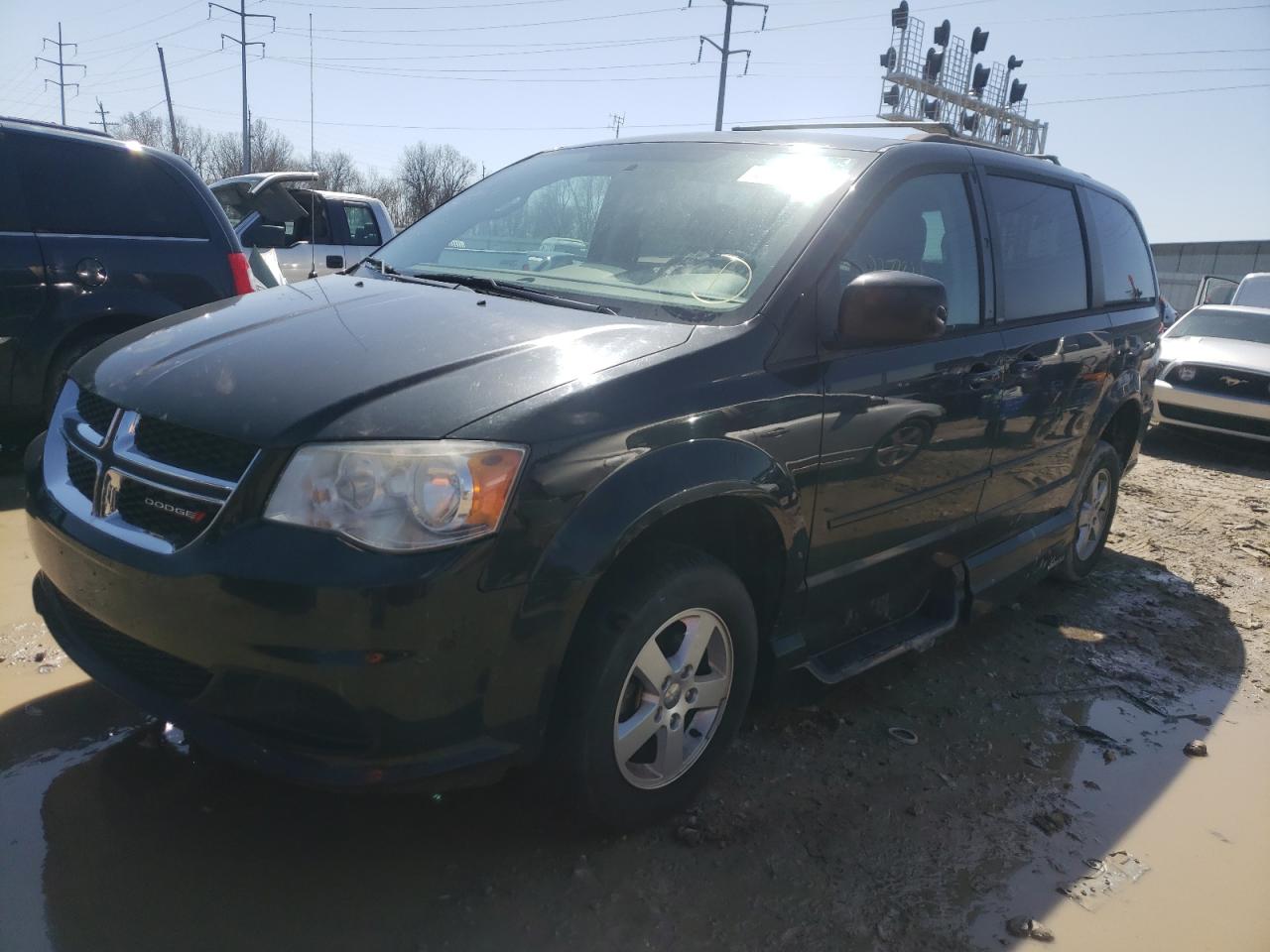 Photo 2 from auction – 2013 DODGE GRAND CARA with VIN 2C4RDGCG9DR637560