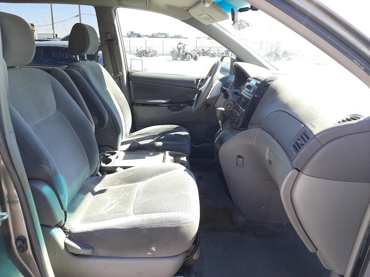 Photo 5 from auction – 2005 TOYOTA SIENNA CE with VIN 5TDZA23CX5S288961