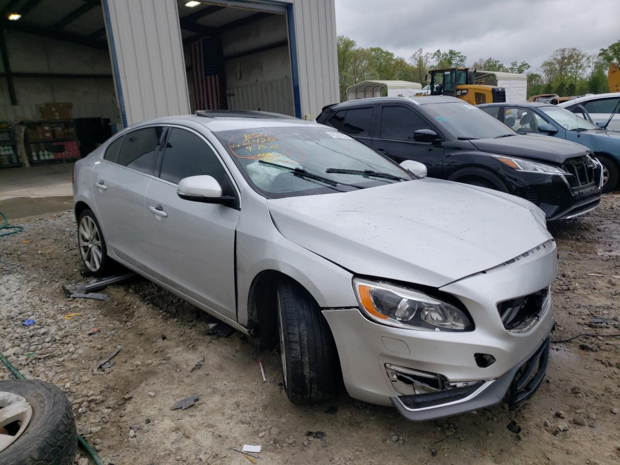 VOLVO S60 PLATIN 2017 with VIN LYV402HM8HB152420 - Photo from auction