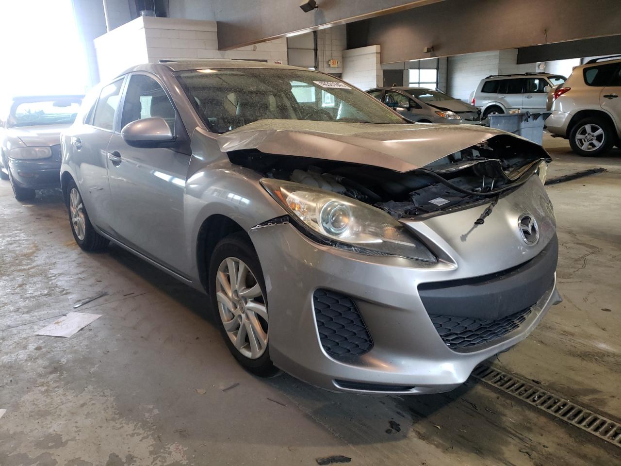 MAZDA 3 I 2012 with VIN JM1BL1M7XC1700684 - Photo from auction