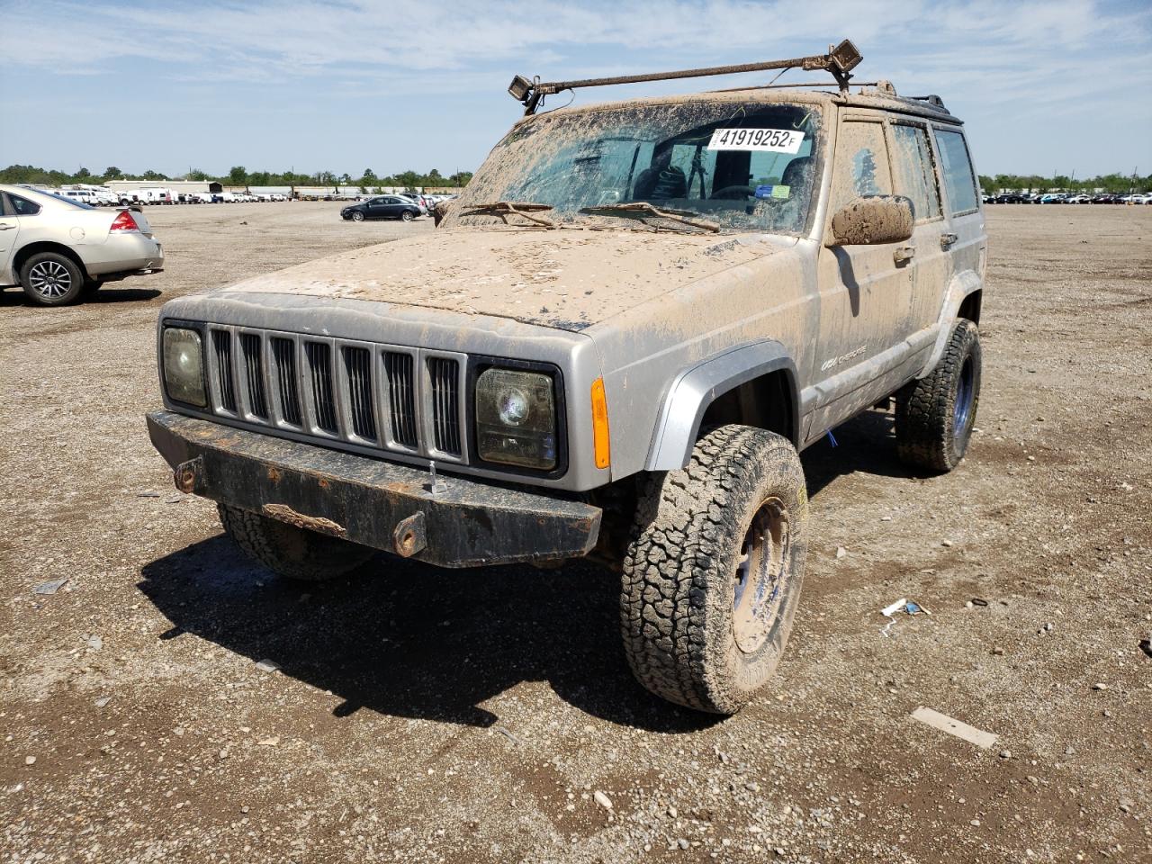 Photo 2 from auction – 2000 JEEP CHEROKEE C with VIN 1J4FF58S7YL232286