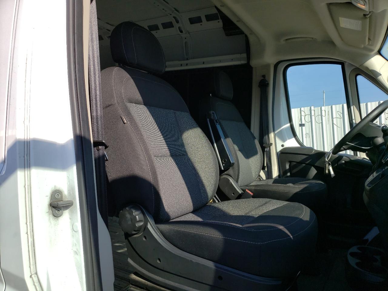 Photo 5 from auction – 2019 RAM PROMASTER with VIN 3C6TRVBG9KE549403