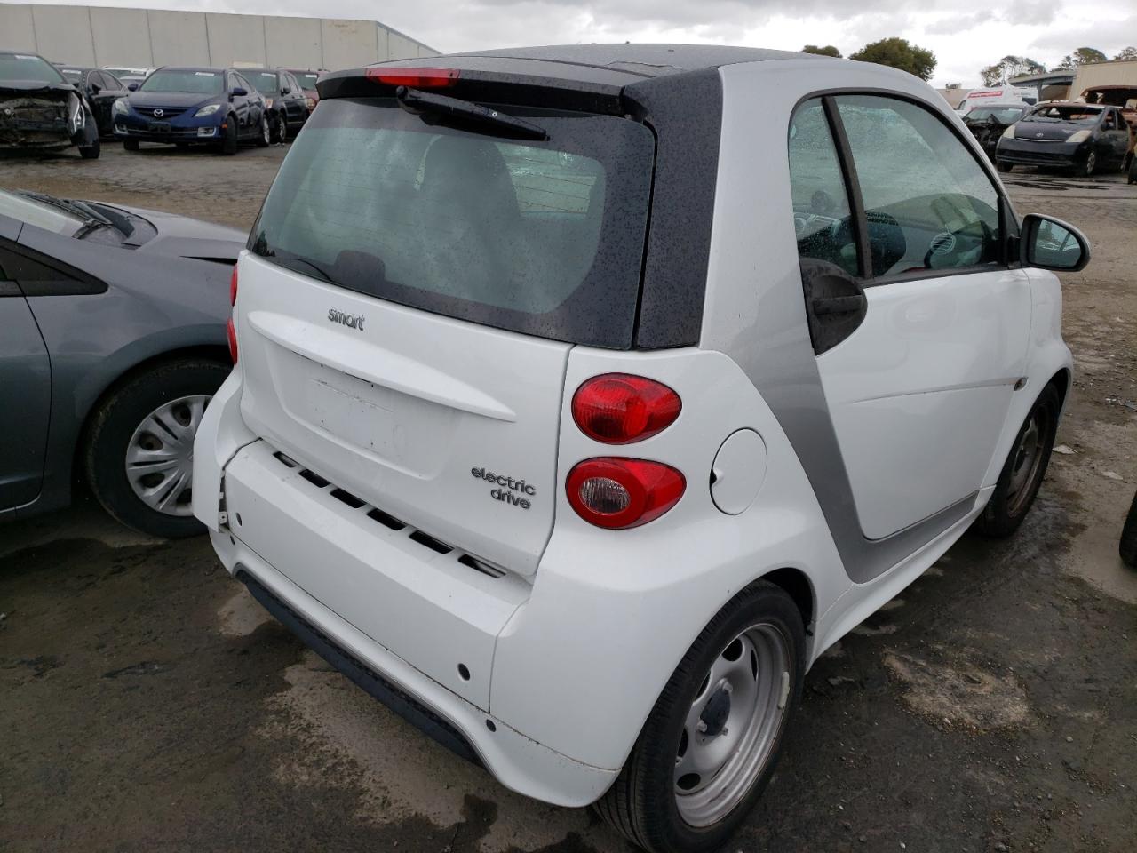 Photo 4 from auction – 2015 SMART FORTWO with VIN WMEEJ9AA0FK828224