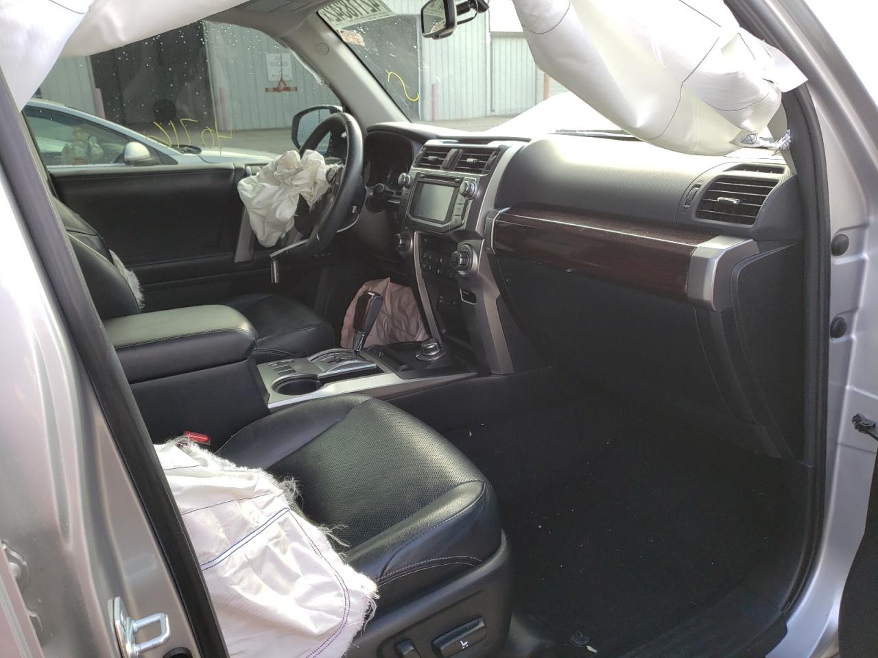 Zdjęcie 5 z aukcji – 2016 TOYOTA 4RUNNER SR z VIN JTEBU5JRXG5394526