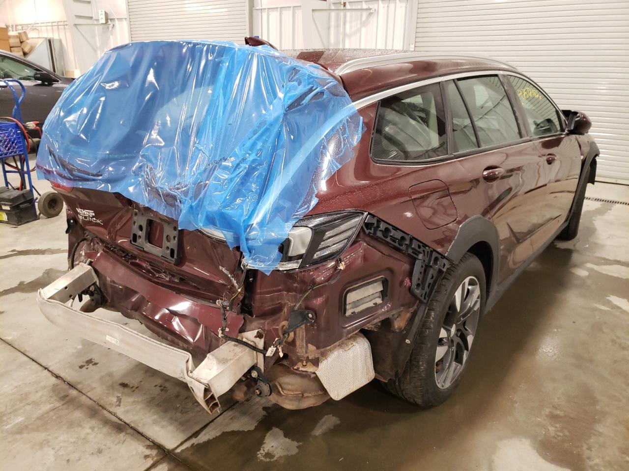 Photo 4 from auction – 2018 BUICK REGAL TOUR with VIN W04GU8SX5J1129563