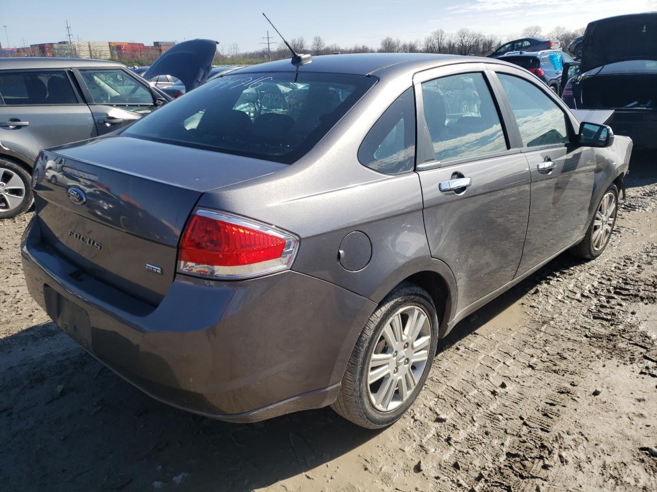Photo 4 from auction – 2011 FORD FOCUS SEL with VIN 1FAHP3HN4BW194716