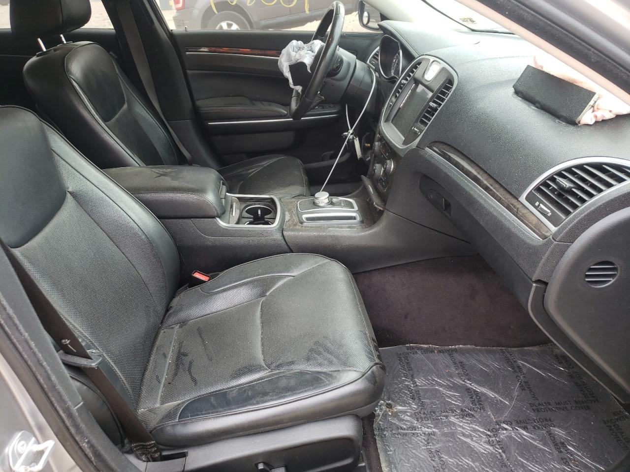Photo 5 from auction – 2017 CHRYSLER 300C with VIN 2C3CCAEG3HH663042