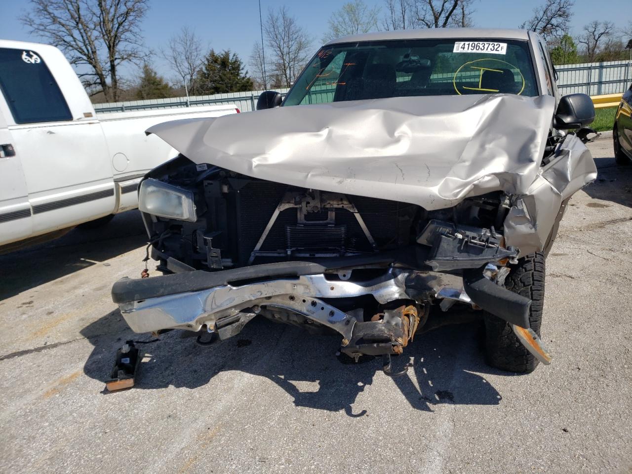 Photo 9 from auction – 2004 CHEVROLET SILVERADO with VIN 1GCEC14T24Z219714