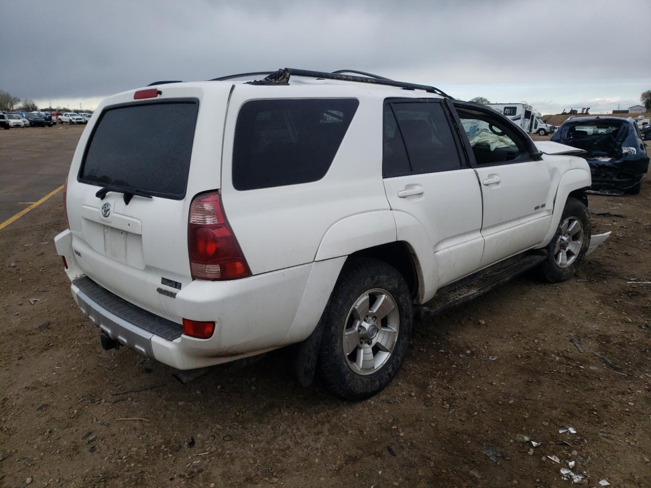 Photo 4 from auction – 2004 TOYOTA 4RUNNER SR with VIN JTEBU14R748011270