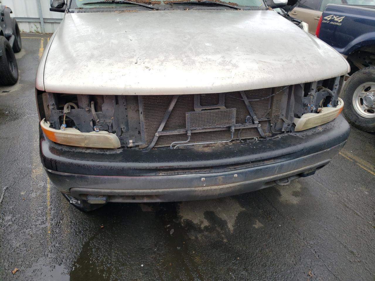 Photo 9 from auction – 2000 CHEVROLET SILVERADO with VIN 1GCEK19T2YE340588