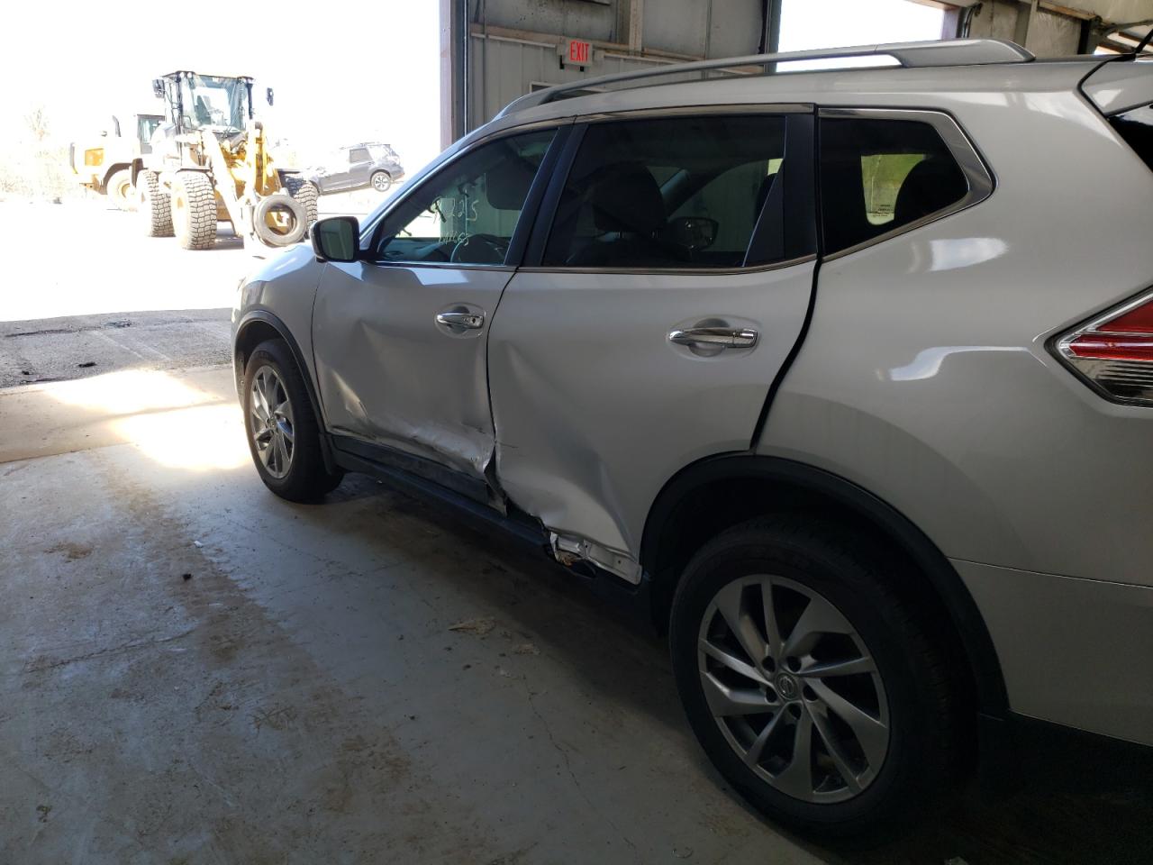 Photo 9 from auction – 2015 NISSAN ROGUE S with VIN 5N1AT2MV3FC913111