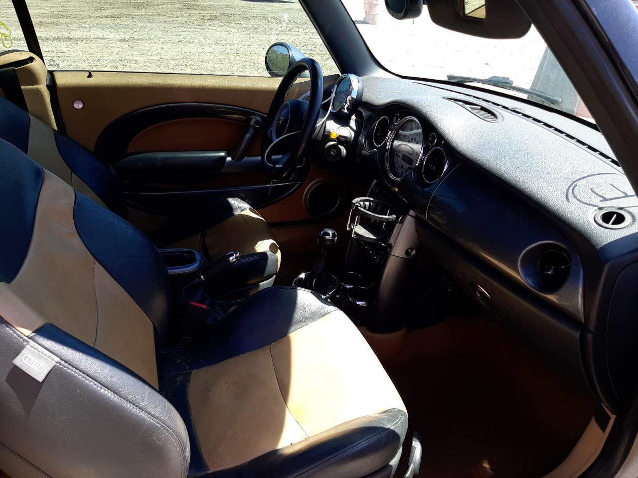 Photo 5 from auction – 2006 MINI COOPER S with VIN WMWRH33546TF86024