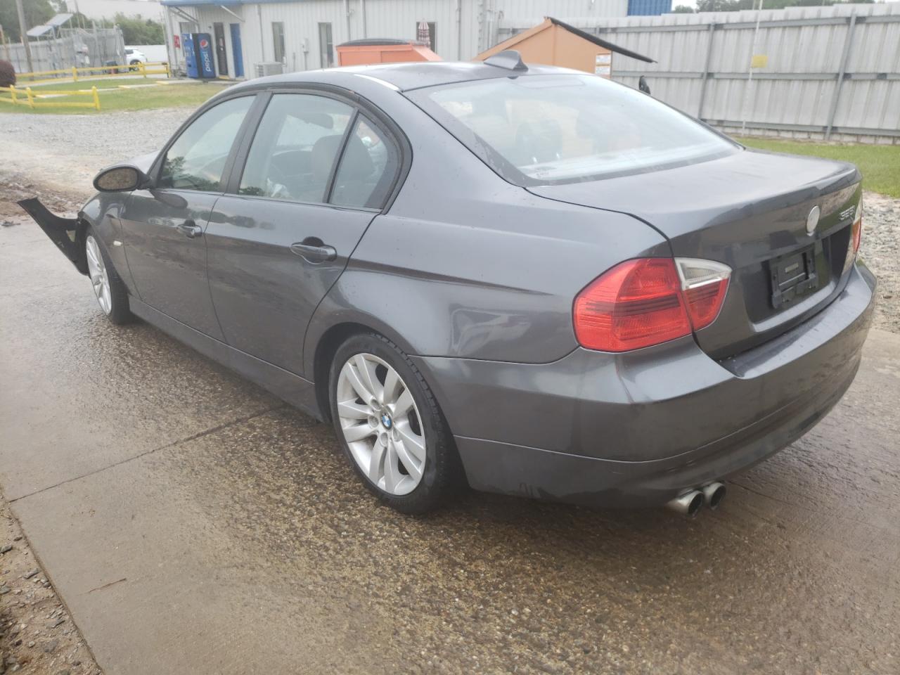 Photo 3 from auction – 2006 BMW 325 I with VIN WBAVB13576PT21284