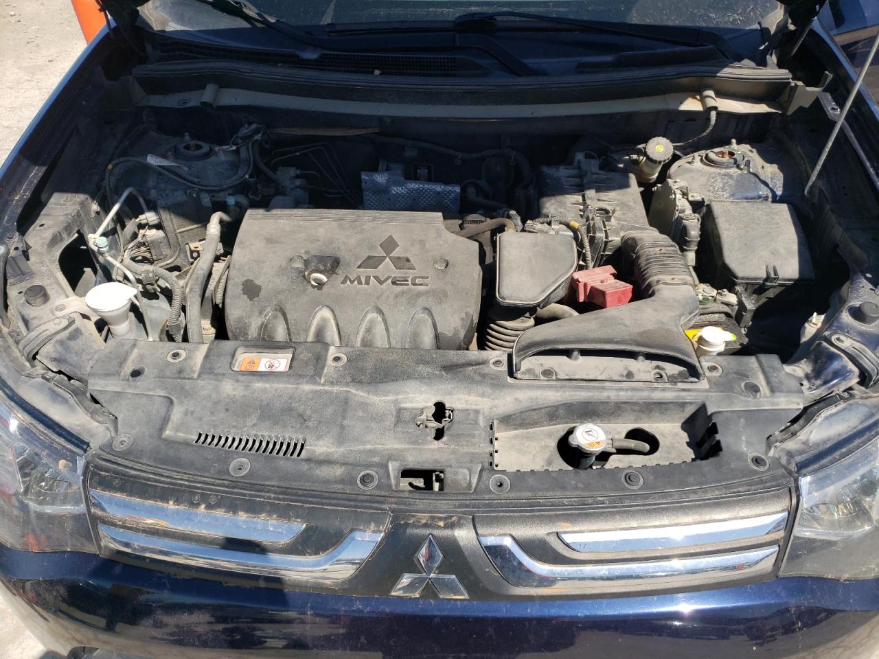 Photo 7 from auction – 2014 MITSUBISHI OUTLANDER with VIN JA4AD2A30EZ008092