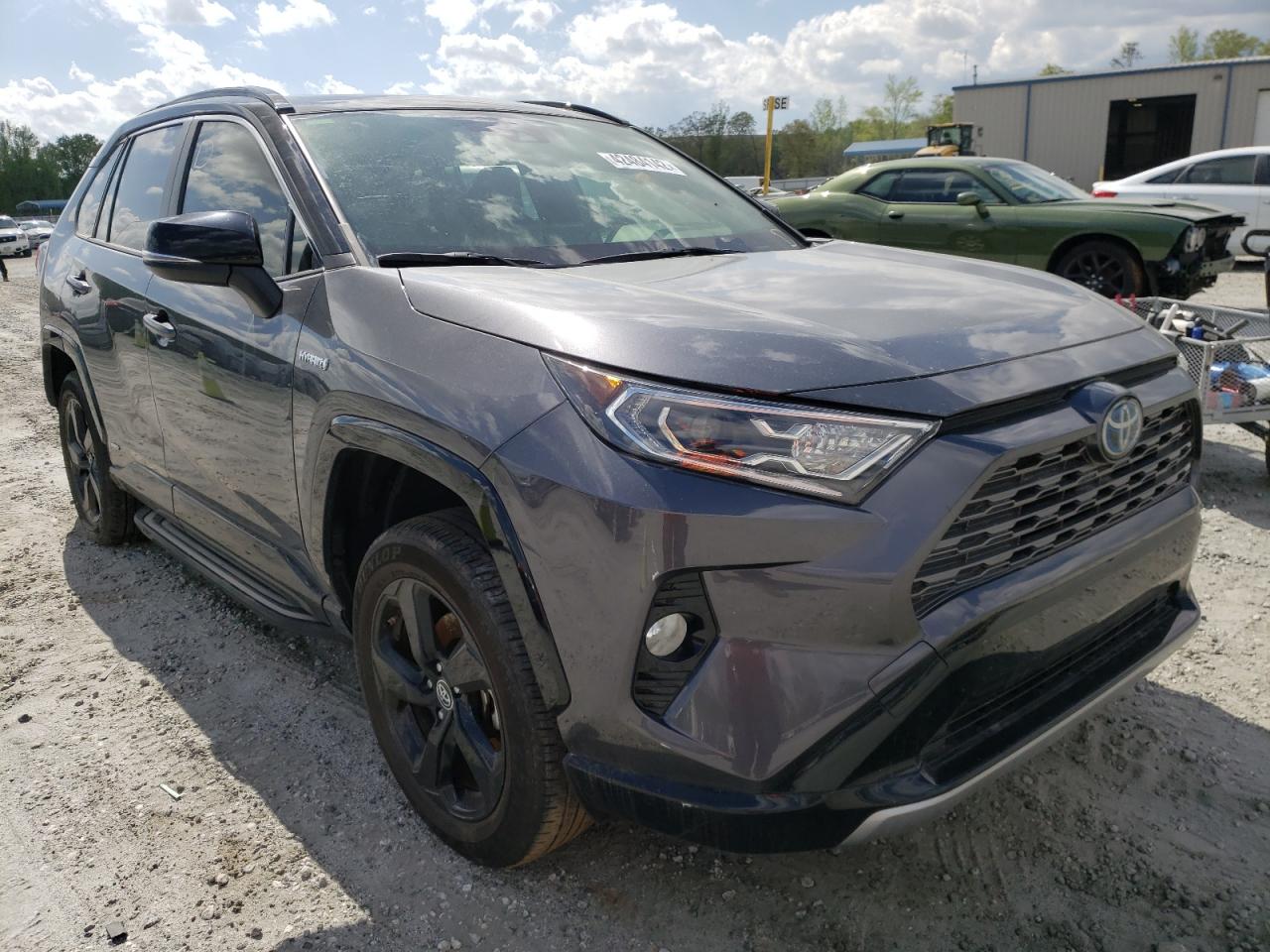 TOYOTA RAV4 XSE 2019 with VIN JTMEWRFVXKD511321 - Photo from auction