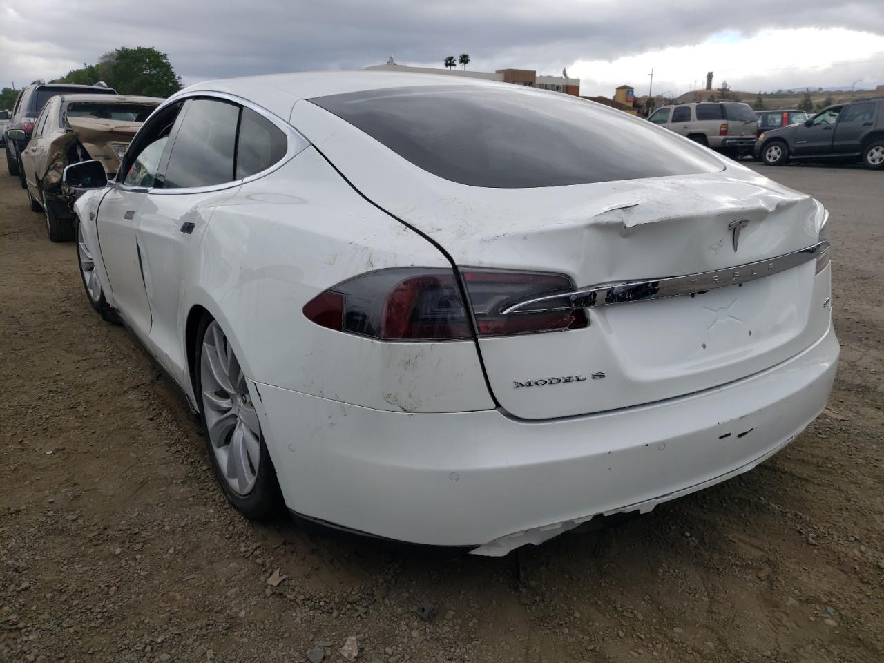 Photo 3 from auction – 2015 TESLA MODEL S 85 with VIN 5YJSA1H22FF080378