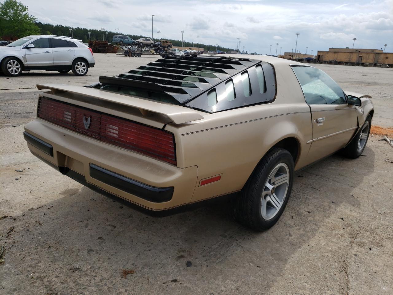 Photo 4 from auction – 1985 PONTIAC FIREBIRD with VIN 1G2FS87H9FN200471