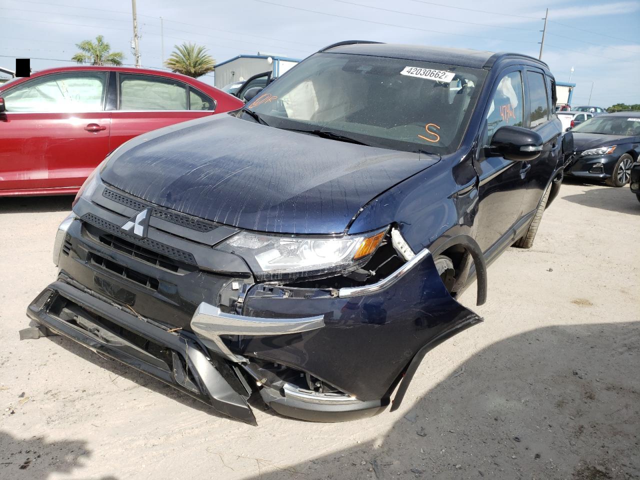 Photo 2 from auction – 2020 MITSUBISHI OUTLANDER with VIN JA4AD3A35LZ015395