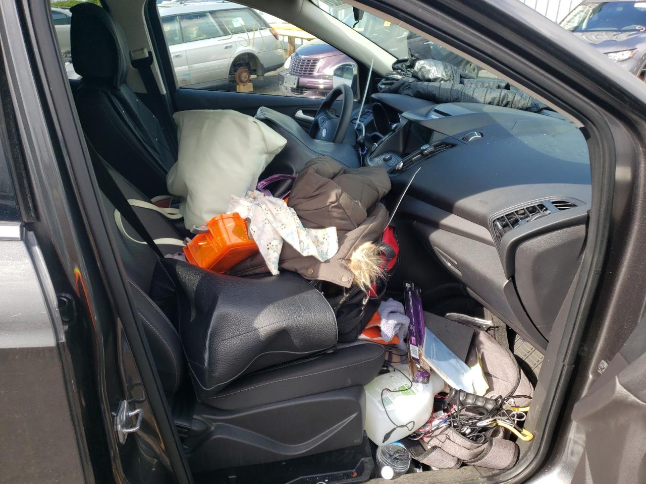Photo 5 from auction – 2017 FORD ESCAPE SE with VIN 1FMCU9G91HUE75246