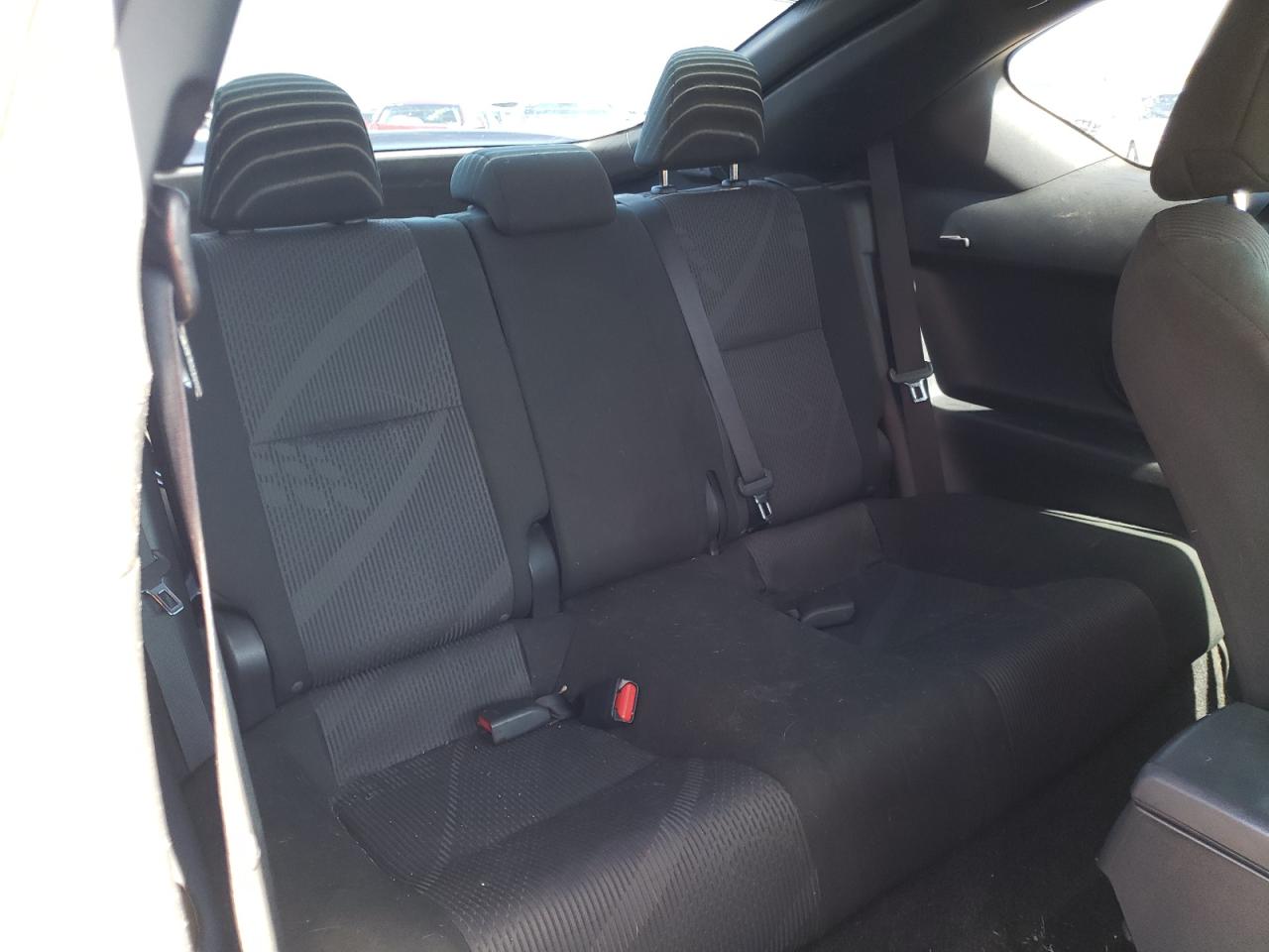 Photo 6 from auction – 2011 TOYOTA SCION TC with VIN JTKJF5C7XB3011901