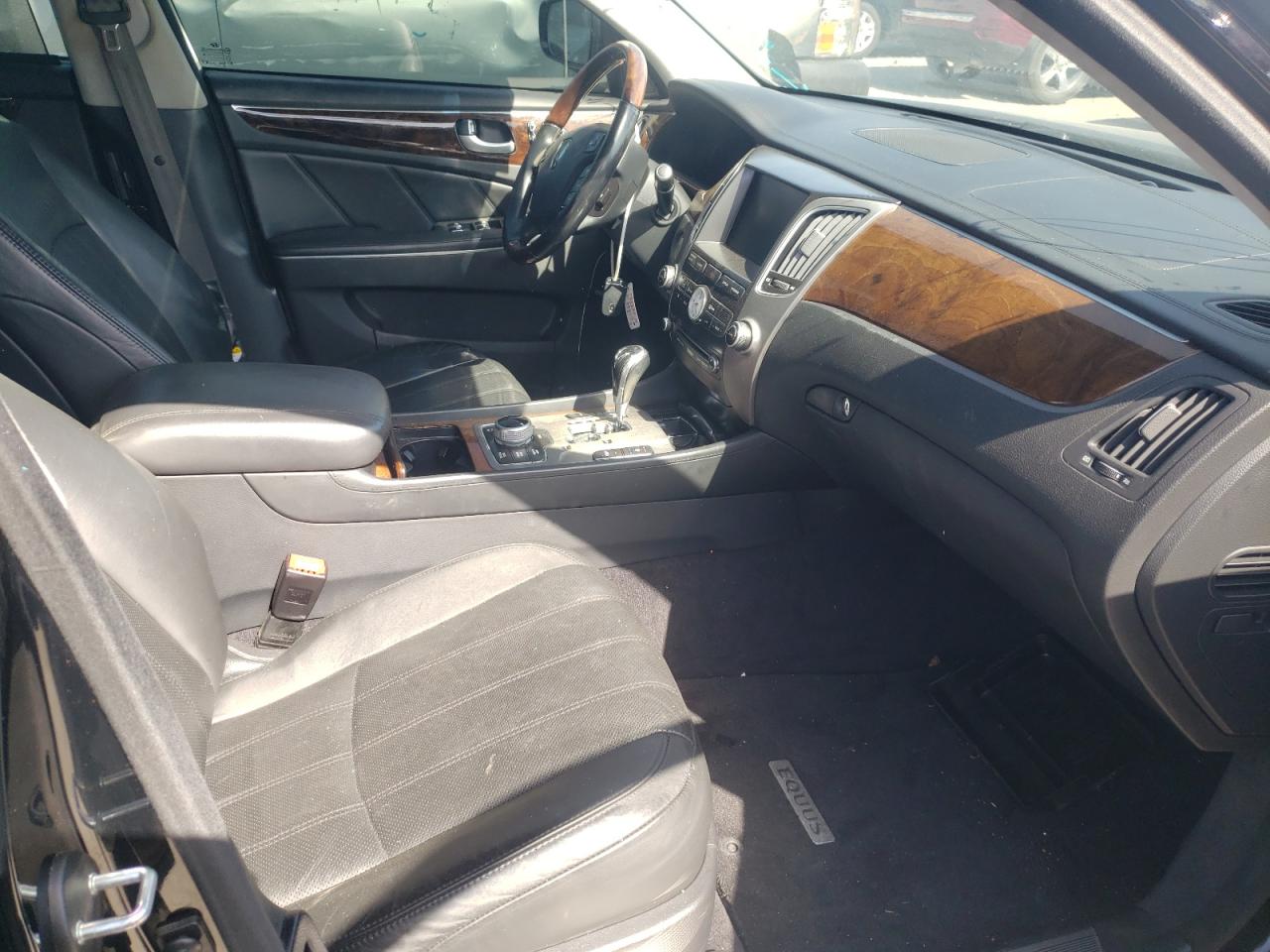 Photo 5 from auction – 2011 HYUNDAI EQUUS SIGN with VIN KMHGH4JF3BU038864
