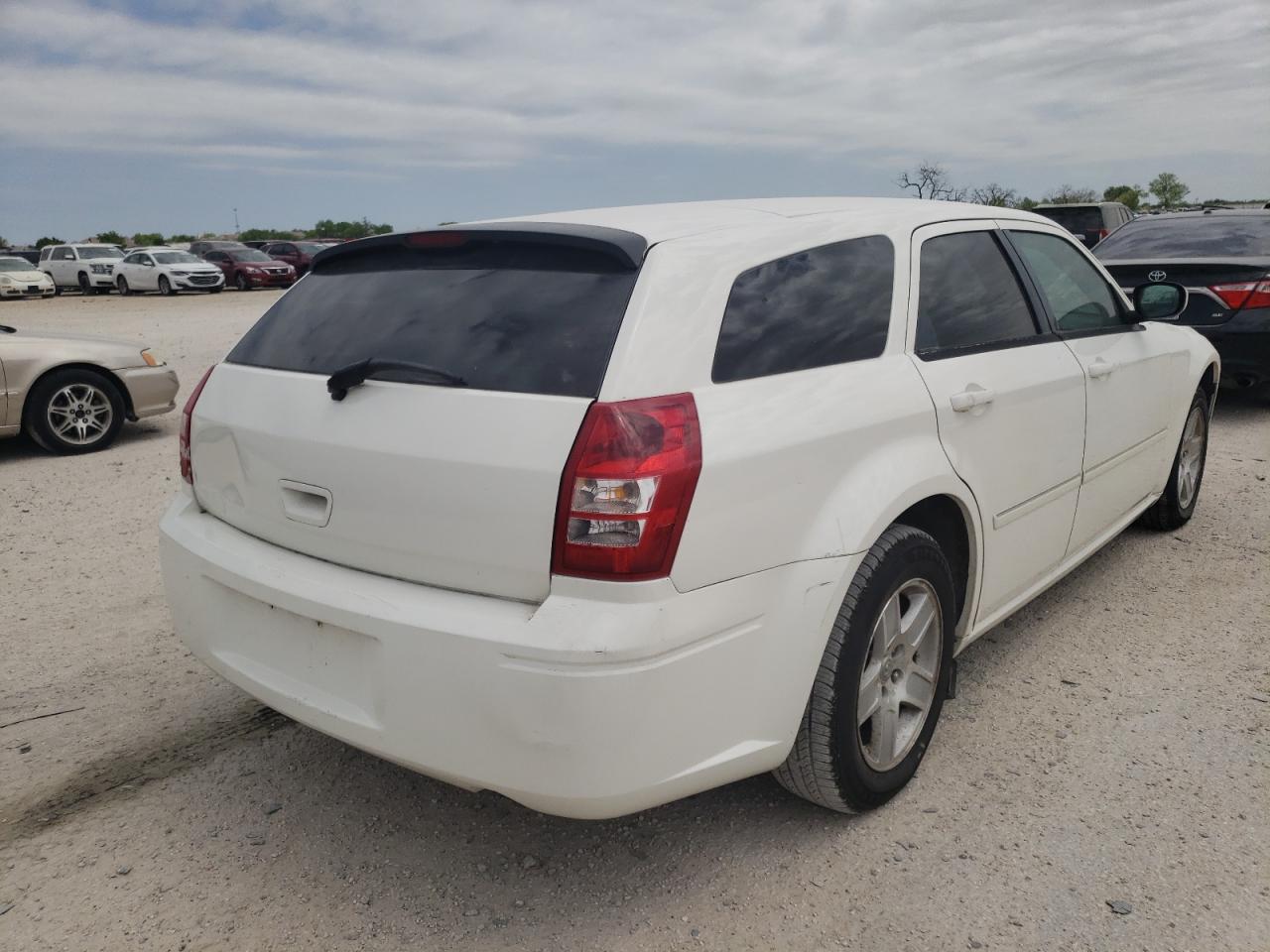 Photo 4 from auction – 2007 DODGE MAGNUM SXT with VIN 2D4FV47V97H752230