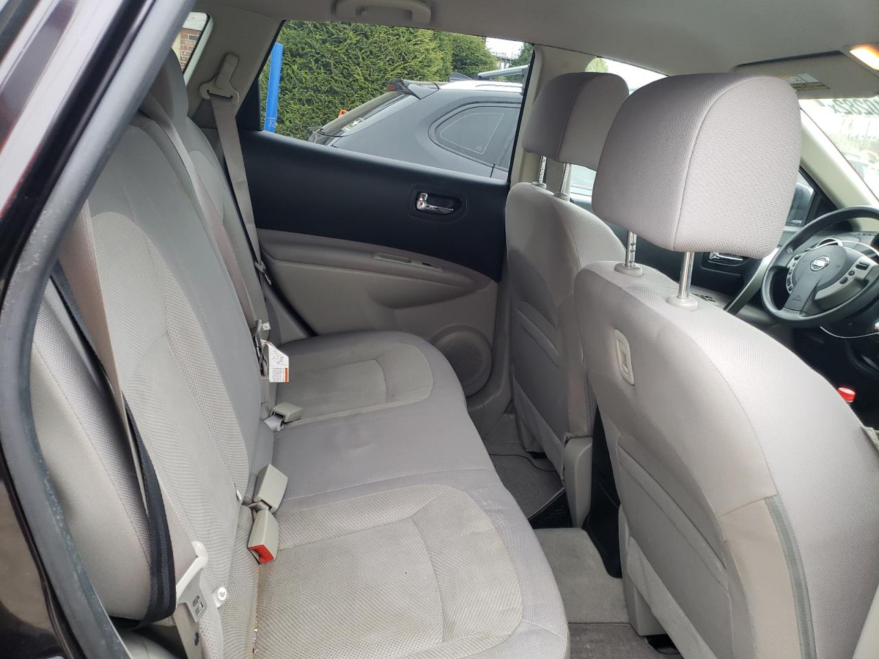 Photo 6 from auction – 2013 NISSAN ROGUE S with VIN JN8AS5MV8DW145134