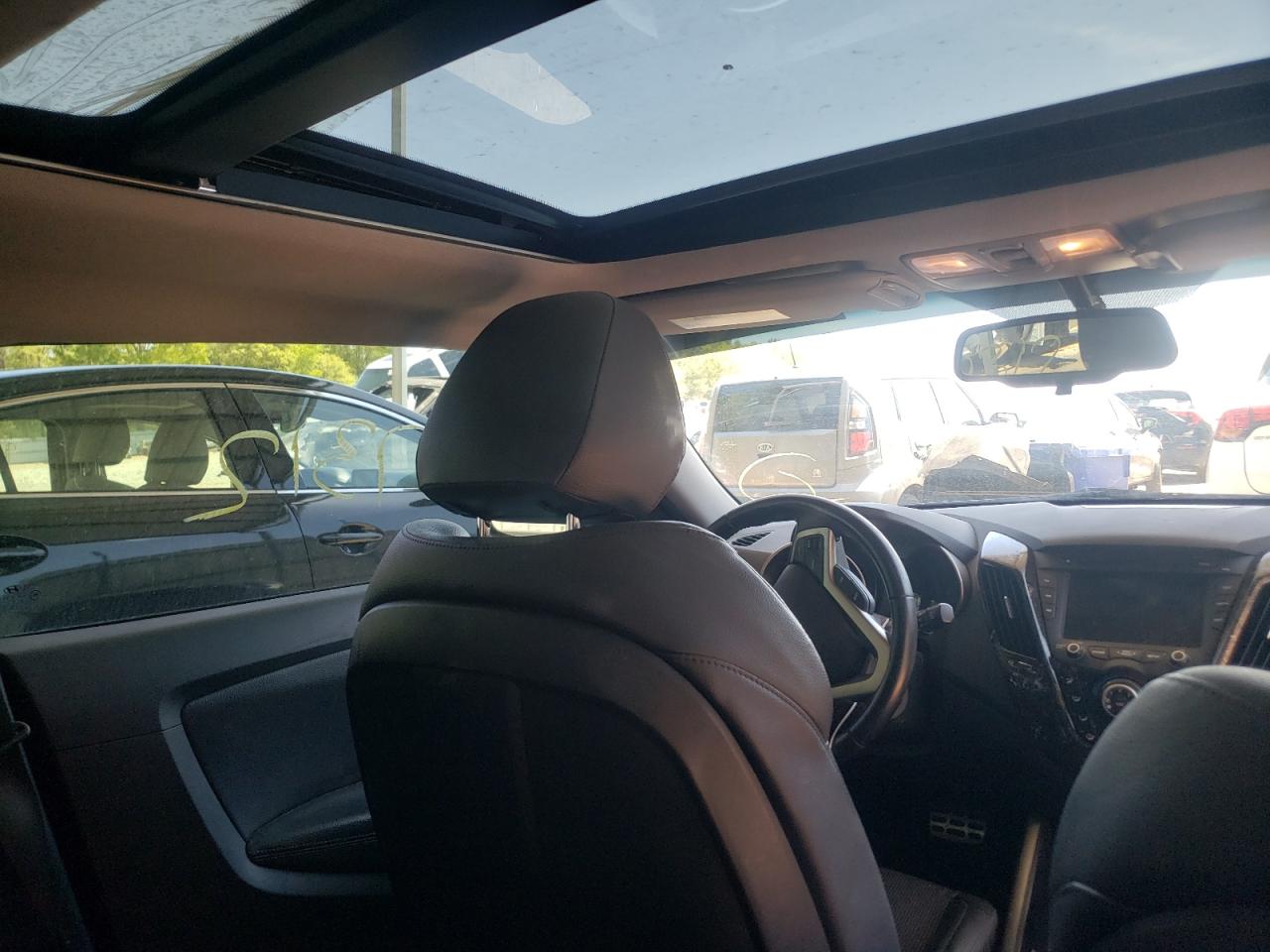 Photo 9 from auction – 2015 HYUNDAI VELOSTER with VIN KMHTC6ADXFU233311