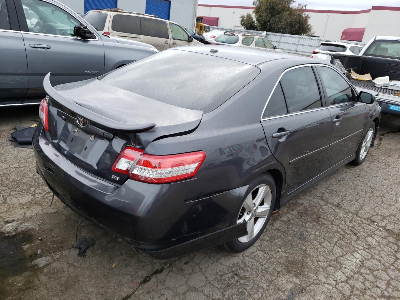 Photo 4 from auction – 2011 TOYOTA CAMRY SE with VIN 4T1BK3EK3BU612781