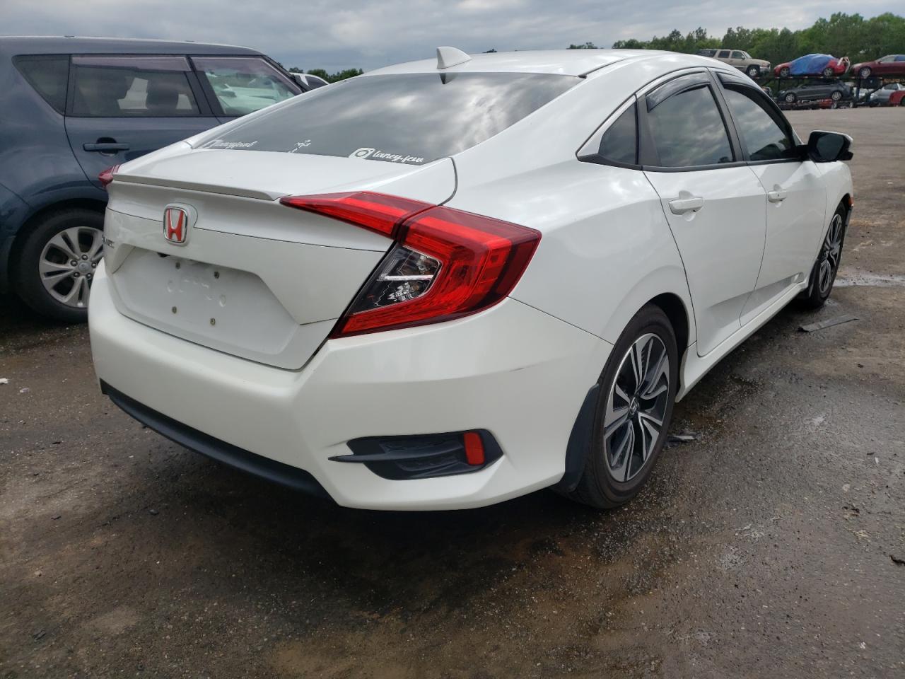 Photo 4 from auction – 2016 HONDA CIVIC EX with VIN 19XFC1F37GE000040