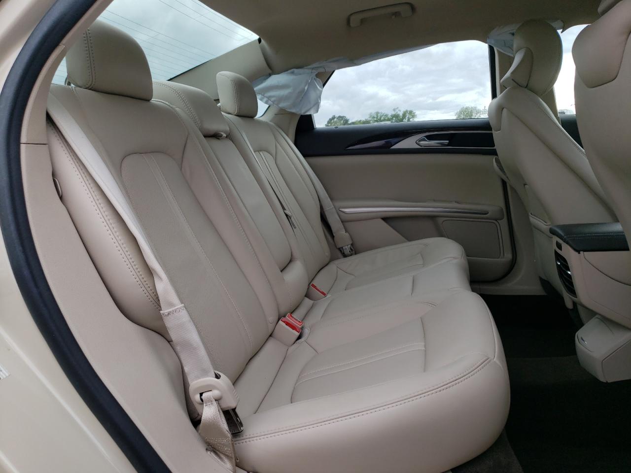 Photo 6 from auction – 2016 LINCOLN MKZ with VIN 3LN6L2GK3GR618617