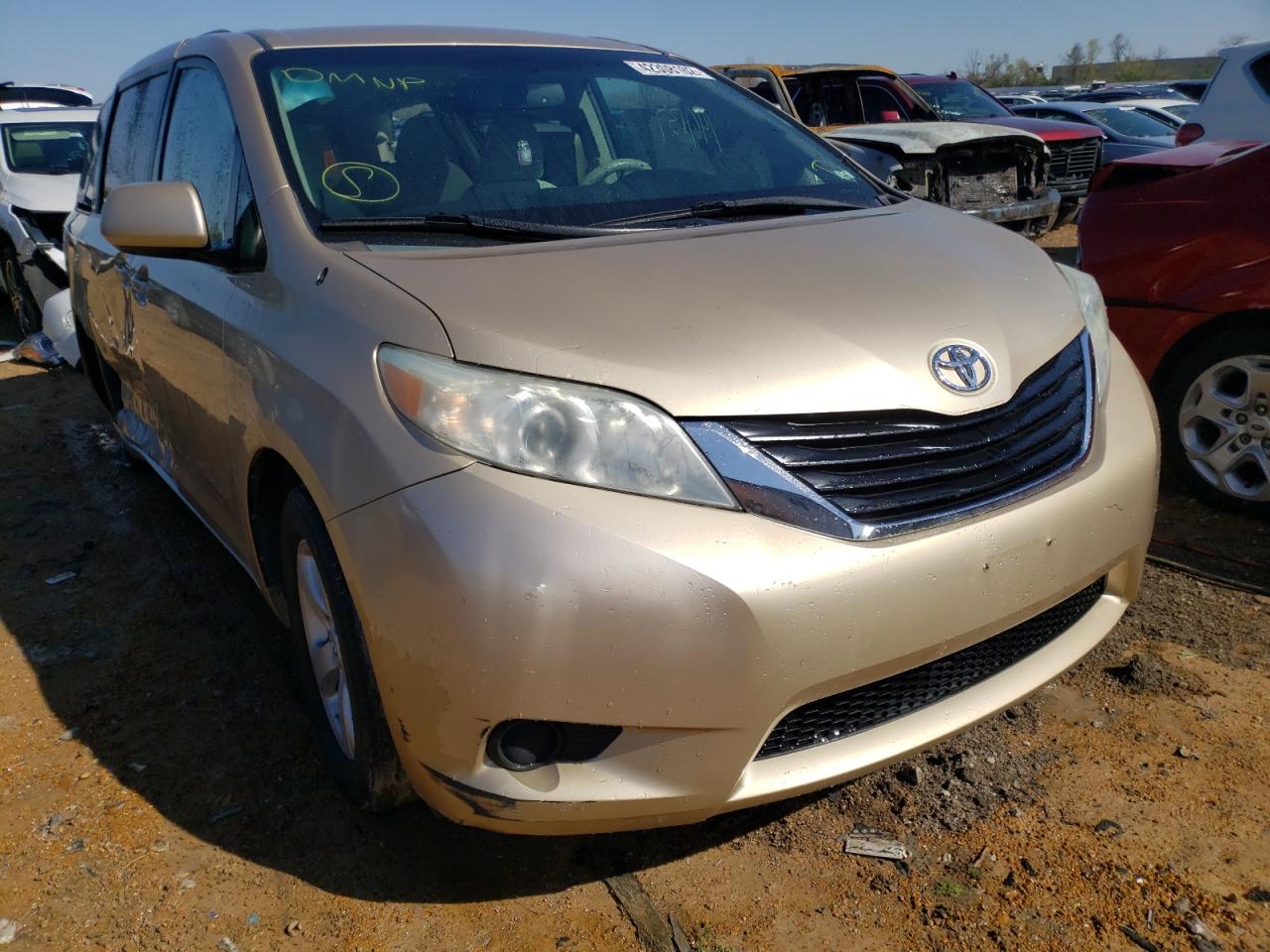 TOYOTA SIENNA LE 2011 with VIN 5TDKK3DC0BS034318 - Photo from auction