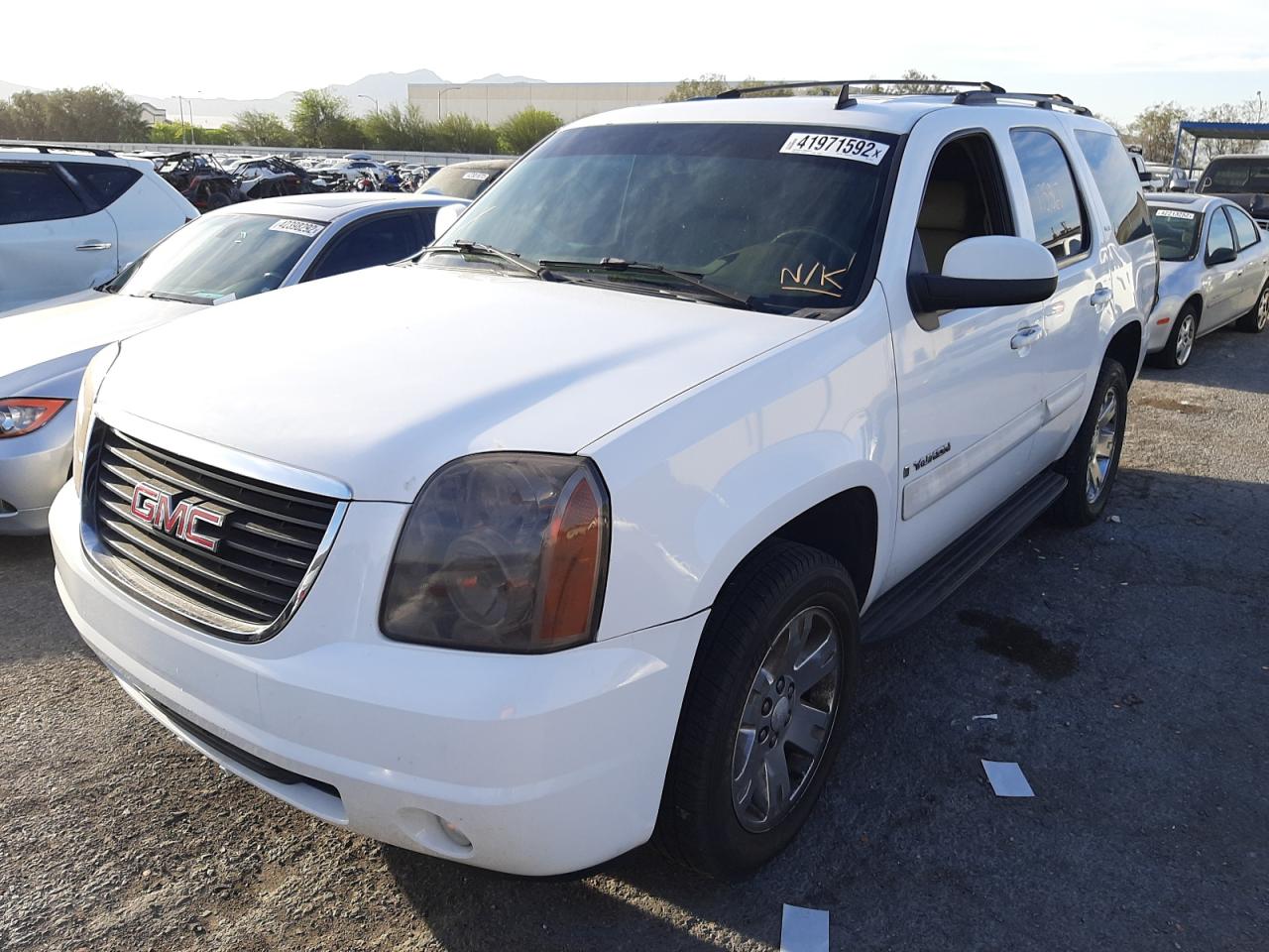 Photo 2 from auction – 2007 GMC YUKON with VIN 1GKFC13097R361191