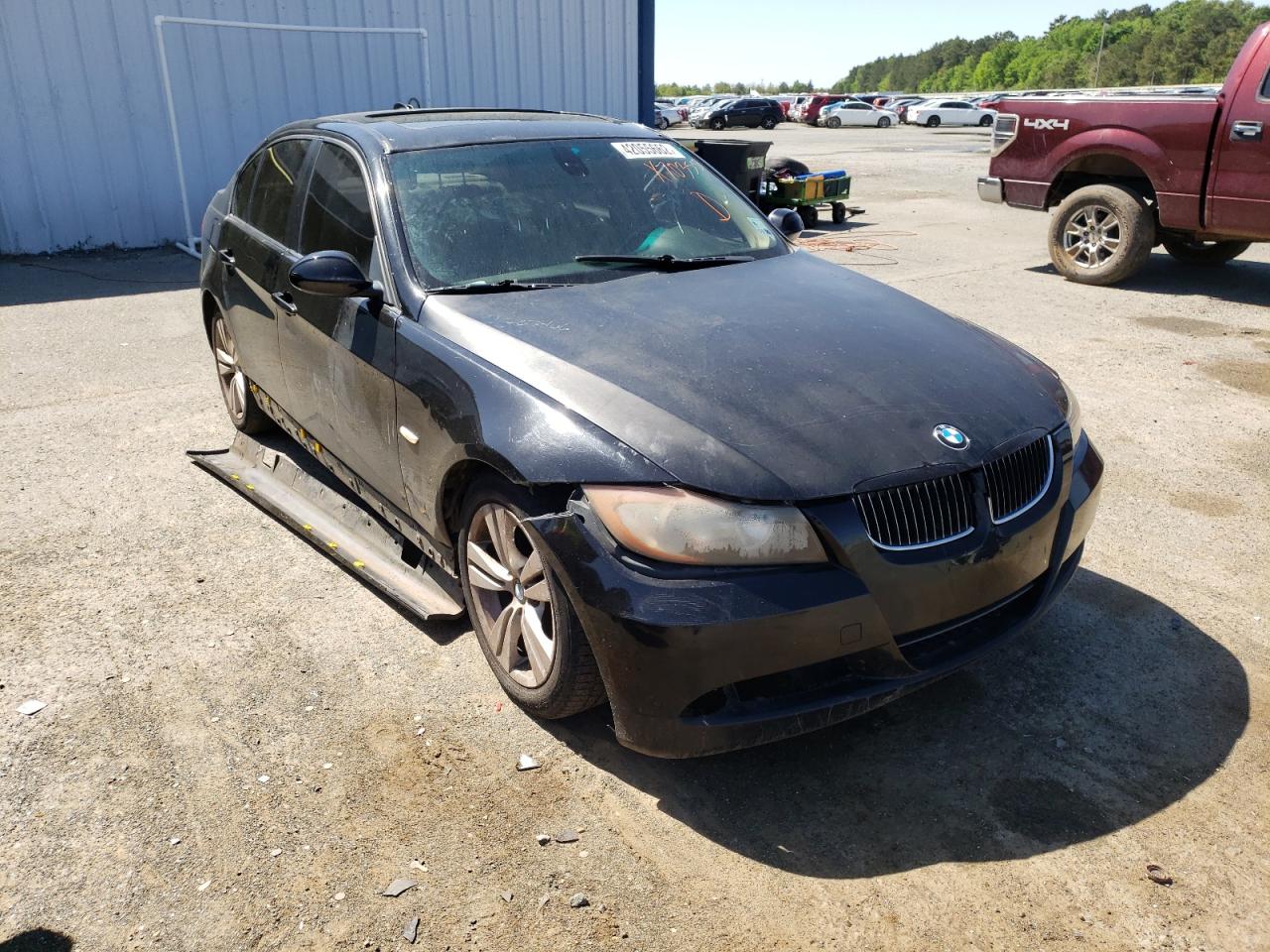 BMW 328 I 2007 with VIN WBAVA33567KX70355 - Photo from auction
