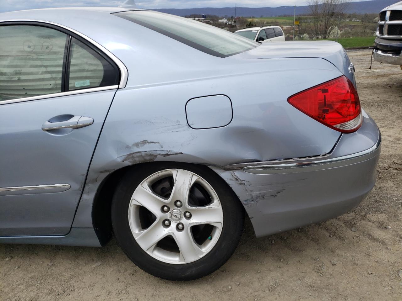 Photo 9 from auction – 2005 ACURA RL with VIN JH4KB16585C021257