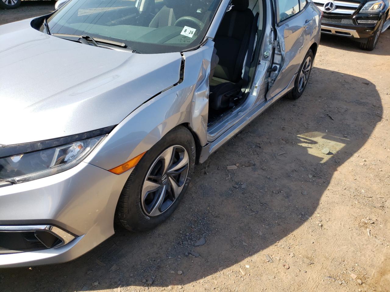Photo 9 from auction – 2019 HONDA CIVIC LX with VIN 2HGFC2F65KH581651