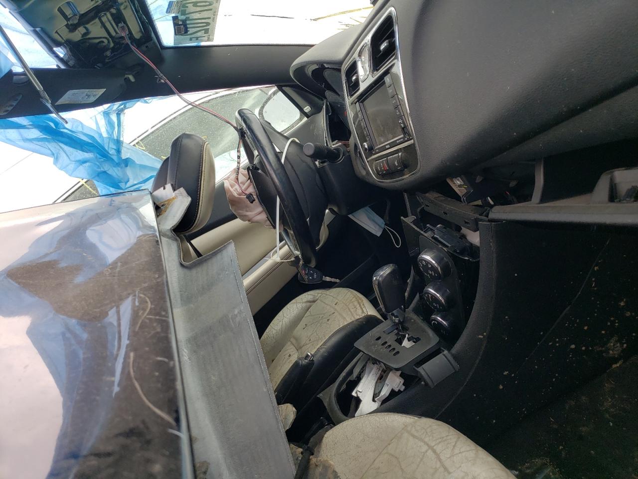 Foto 5 de la subasta – 2014 CHRYSLER 200 LIMITE con VIN 1C3BCBFG1EN134790