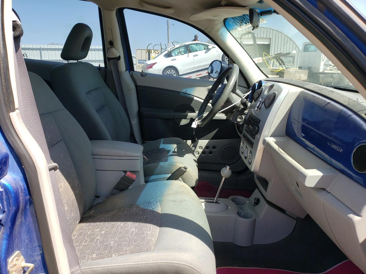 Photo 5 from auction – 2006 CHRYSLER PT CRUISER with VIN 3A4FY58B86T326656