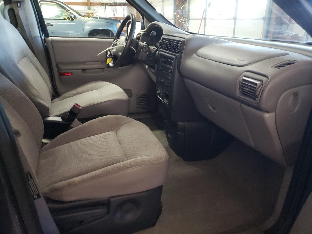 Photo 5 from auction – 2003 CHEVROLET VENTURE with VIN 1GNDX03E63D308492