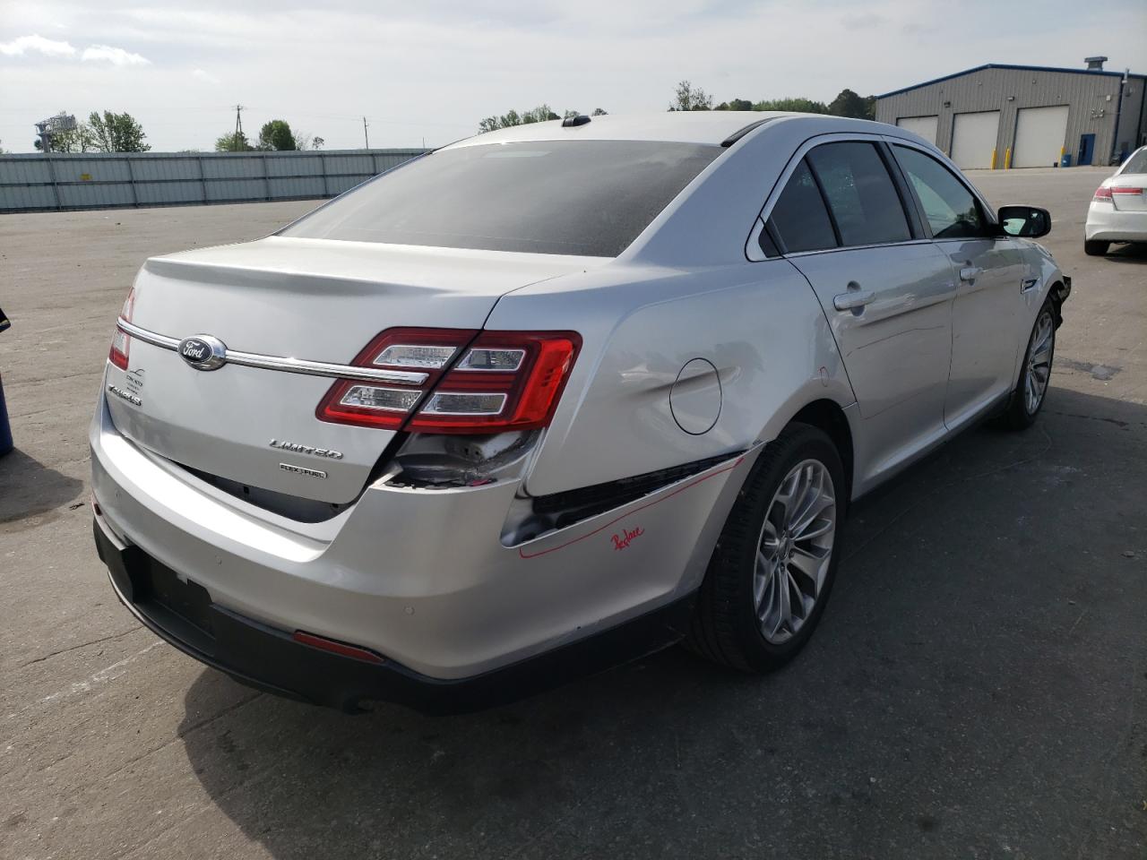 Photo 4 from auction – 2014 FORD TAURUS LIM with VIN 1FAHP2F8XEG179644
