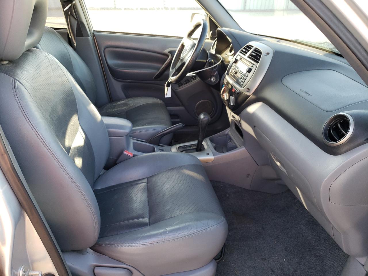 Photo 5 from auction – 2001 TOYOTA RAV4 with VIN JTEHH20V810124694