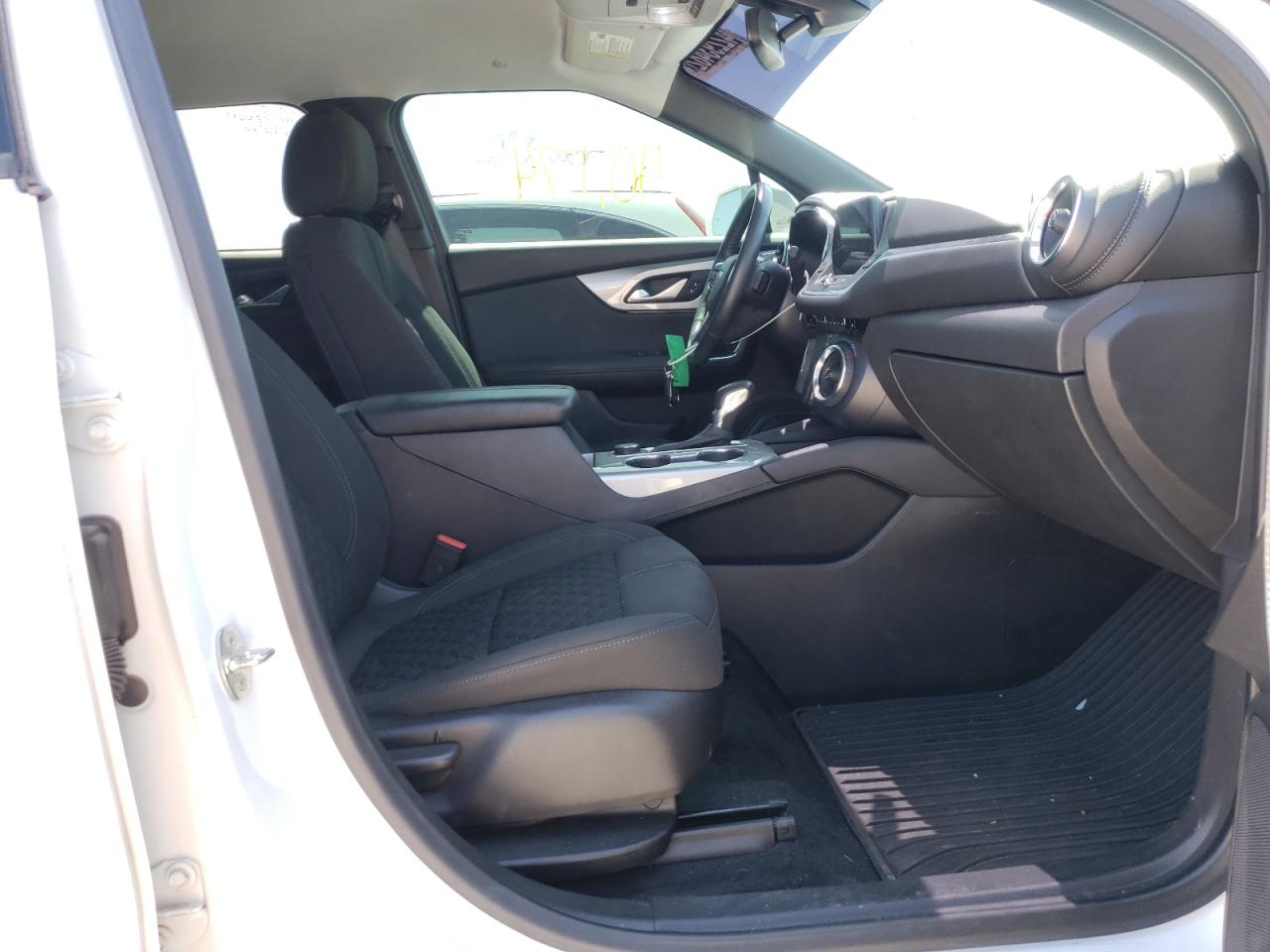 Photo 5 from auction – 2020 CHEVROLET BLAZER 1LT with VIN 3GNKBBRA7LS559558