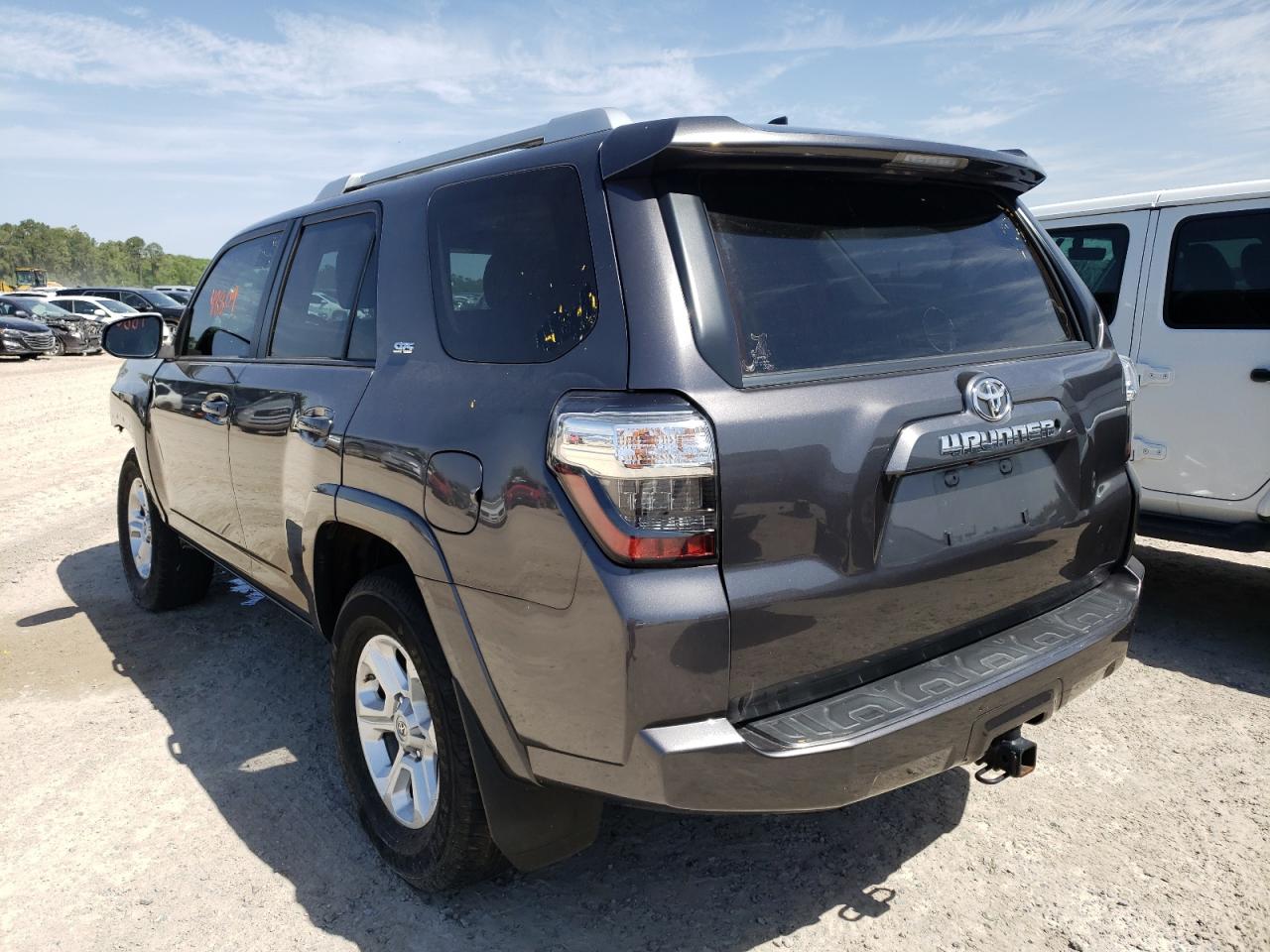 Photo 3 from auction – 2018 TOYOTA 4RUNNER SR with VIN JTEBU5JR0J5527527