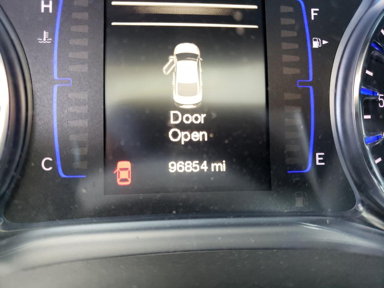 Photo 8 from auction – 2015 CHRYSLER 200 LIMITE with VIN 1C3CCCAB6FN580490