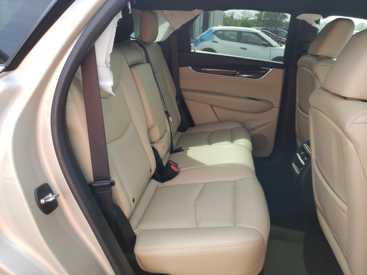 Photo 6 from auction – 2017 CADILLAC XT5 with VIN 1GYKNARS3HZ178135