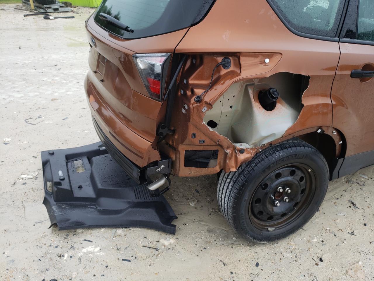 Photo 9 from auction – 2017 FORD ESCAPE S with VIN 1FMCU0F76HUA20601