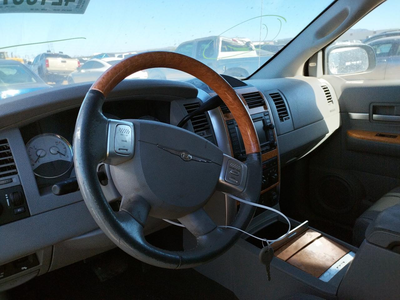 Photo 9 from auction – 2007 CHRYSLER ASPEN LIMI with VIN 1A8HW58247F511277