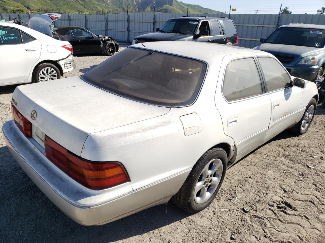 Photo 4 from auction – 1993 LEXUS LS 400 with VIN JT8UF11E6P0179329